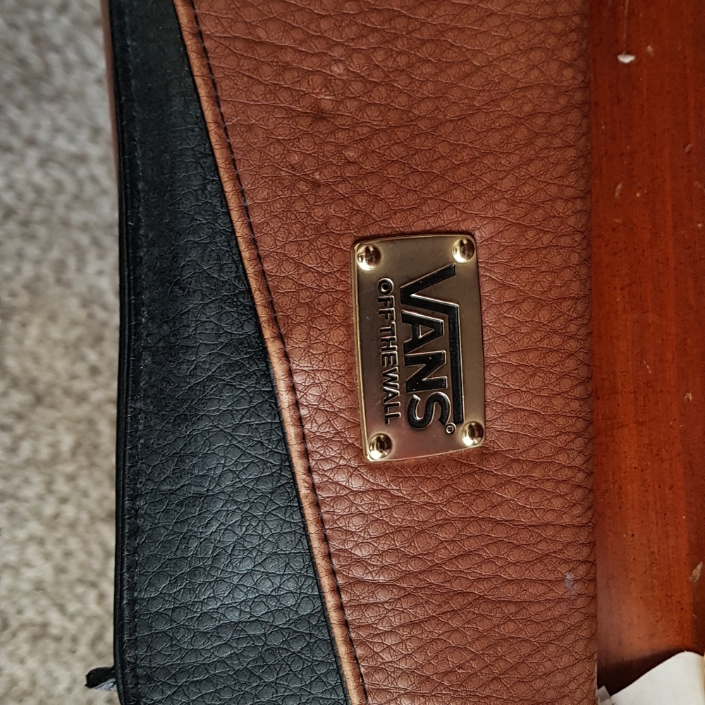 Wallet Van's